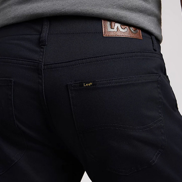 Lee® MVP Slim Fit in Navy (112337701)