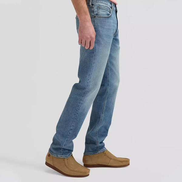 Lee® Daren Zip Fly Low Stretch Regular Jean in Flint (112377687)