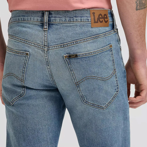 Lee® Daren Zip Fly Low Stretch Regular Jean in Flint (112377687)